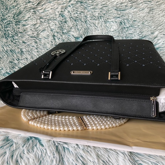 NWT Michael Kors Black Carry All Bag - Picture 4 of 8